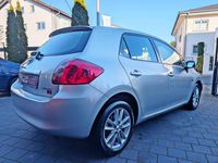 Gebraucht Toyota Auris Team 97 PS (71 kW) 2009 Silber Limousine