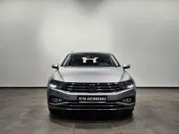 Gebraucht VW Passat Sport 200 PS (147 kW) 2024 Pyrit silber (metallic) Kombi