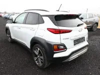 Gebraucht Hyundai Kona Premium 120 PS (88 kW) 2018 Chalk white metallic SUV
