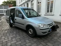 Gebraucht Opel Combo 90 PS (66 kW) 2010 Silber Van / Kleinbus