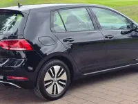 Gebraucht VW e-Golf 100 kW (136 PS) 2020 Deep black perleffekt Kleinwagen