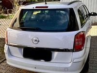 Gebraucht Opel Astra Selection 90 PS (66 kW) 2009 Weiß Limousine