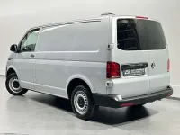 Second-hand VW Transporter 150 CP (110 kW) 2020 Argintiu Van