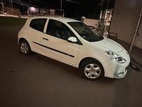 Gebraucht Renault Clio II 68 PS (50 kW) 2009 Weiß Kleinwagen