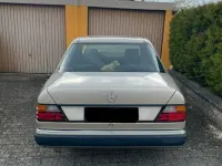 Gebraucht Mercedes E250 90 PS (66 kW) 1992 Limousine
