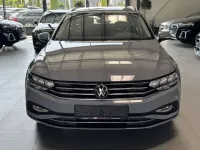Gebraucht VW Passat 122 PS (89 kW) 2023 Moonstone gray Kombi