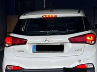 Gebraucht Hyundai i20 Select 75 PS (55 kW) 2019 Weiß Kleinwagen