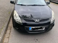 Gebraucht Hyundai i20 78 PS (57 kW) 2010 Schwarz Kleinwagen