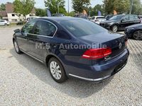 Gebraucht VW Passat Comfortline 122 PS (89 kW) 2014 Blau Limousine