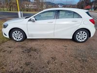 Gebraucht Mercedes A180 122 PS (89 kW) 2014 Weiß Limousine