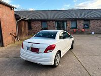 Gebraucht Peugeot 207 CC 122 PS (89 kW) 2014 Weiß Cabrio