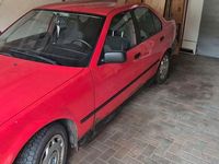 Gebraucht BMW 316 102 PS (75 kW) 1992 Rot Limousine