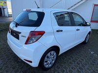 Gebraucht Toyota Yaris 69 PS (50 kW) 2012 Weiß Limousine