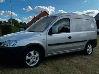 Gebraucht Opel Combo 75 PS (55 kW) 2011 Silber Van / Kleinbus