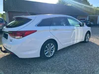 Gebraucht Hyundai i40 Trend 116 PS (85 kW) 2016 Weiß Limousine