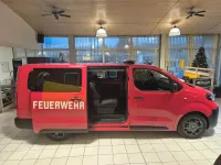 Neu Opel Vivaro-e Combi 179 PS (131 kW) 2026 Rot Van / Kleinbus