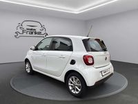Gebraucht Smart ForFour Passion 90 PS (66 kW) 2016 Weiß Kleinwagen