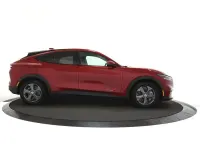 Gebraucht Ford Mustang Mach-E 216 kW (294 PS) 2021 Rot SUV