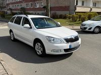 Gebraucht Skoda Octavia 105 PS (77 kW) 2011 Weiß Kombi