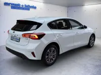 Gebraucht Ford Focus Titanium 125 PS (91 kW) 2023 Weiß Limousine