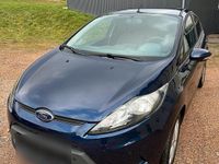 Gebraucht Ford Fiesta 82 PS (60 kW) 2011 Blau Kleinwagen