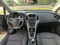 Gebraucht Opel Astra Edition 140 PS (102 kW) 2012 Grau Limousine