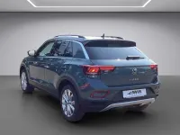 Gebraucht VW T-Roc Move 150 PS (110 kW) 2024 Blau / petroleum blue (metallic) SUV