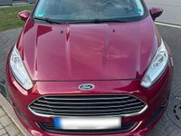 Gebraucht Ford Fiesta Titanium 101 PS (74 kW) 2015 Rot Kleinwagen