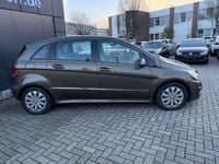 Gebraucht Mercedes B180 109 PS (80 kW) 2009 Braun Van / Kleinbus