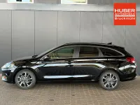 Neu Hyundai i30 Comfort 101 PS (74 kW) 2025 Abyss black Kombi