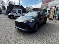 Neu Toyota C-HR Lounge 197 PS (144 kW) 2025 1g3)/ black (202) (grau SUV