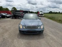Gebraucht Mercedes E220 150 PS (110 kW) 2004 Blau Limousine