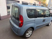 Second-hand Opel Combo 105 CP (77 kW) 2012 Albastru Monovolum