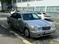 Gebraucht Mercedes E240 Elegance 170 PS (125 kW) 2001 Silber Limousine