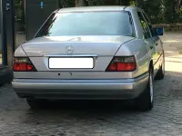 Gebraucht Mercedes 200 136 PS (100 kW) 1994 Silber Limousine