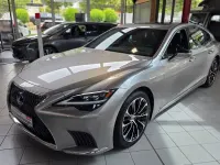 Gebraucht Lexus LS500h E-FOUR 299 PS (219 kW) 2022 Silber Limousine