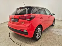 Gebraucht Hyundai i20 Advantage 101 PS (74 kW) 2020 Tomato red / black Kleinwagen