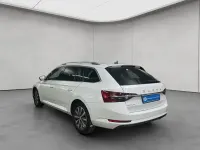 Gebraucht Skoda Superb Style 150 PS (110 kW) 2023 Moonweiß perleffekt Kombi