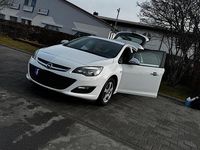 Gebraucht Opel Astra 120 PS (88 kW) 2014 Weiß Limousine