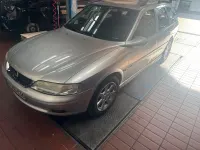 Gebraucht Opel Vectra 2000 Silber Kombi
