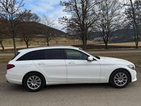 Gebraucht Mercedes C220 194 PS (142 kW) 2019 Weiß Kombi