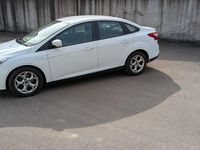 Gebraucht Ford Focus Trend 101 PS (74 kW) 2012 Weiß Limousine