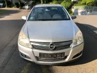 Gebraucht Opel Astra 116 PS (85 kW) 2009 Silber Limousine