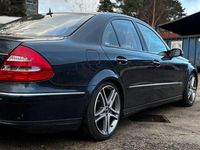 Gebraucht Mercedes E500 Avantgarde 306 PS (225 kW) 2003 Blau Limousine