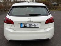 Gebraucht Peugeot 308 Active 131 PS (96 kW) 2021 Weiß Limousine