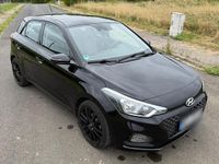 Gebraucht Hyundai i20 84 PS (61 kW) 2019 Schwarz Kleinwagen