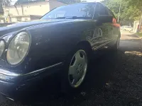 Gebraucht Mercedes E280 204 PS (150 kW) 1999 Andere farben Limousine
