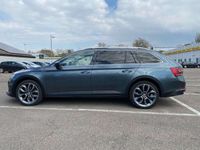 gebraucht Skoda Superb SCOUT*DSG*4X4*MATRIX*AHK*STAND*CANT*PANO*19" & 20"