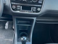 Second-hand VW up! 60 CP (44 kW) 2014 Roșu Hatchback