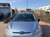 Gebraucht Ford Fiesta Titanium 95 PS (69 kW) 2012 Blau Kleinwagen